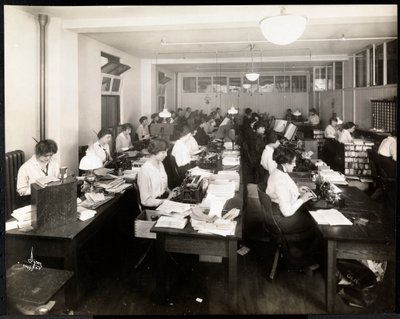Women typing in an office of the Mantle Co. of America, New York, 1915 or 1916 by Byron Company